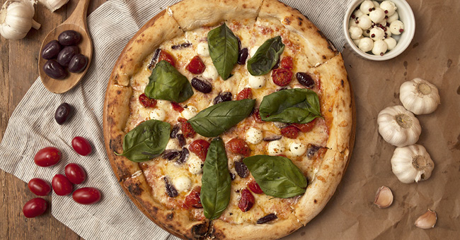 Pizza Mamma Quaresma com manjericão fresco 